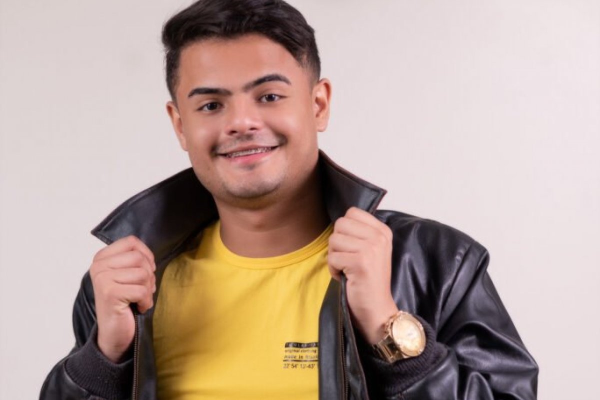 Tarcísio do Acordeon, Nadson o Ferinha e Heitor Costa agitam “Farra de Verão” em Guarajuba!