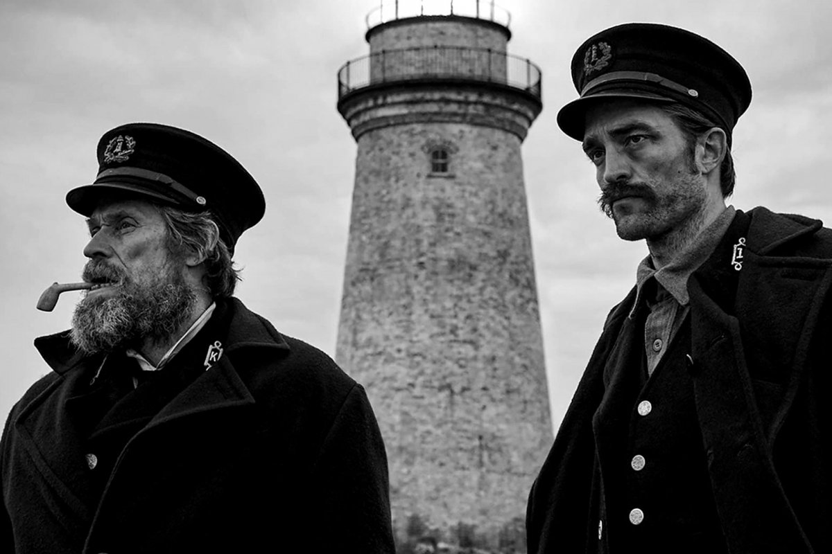 Filme aclamado pela critica, O Farol chega aos cinemas brasileiros