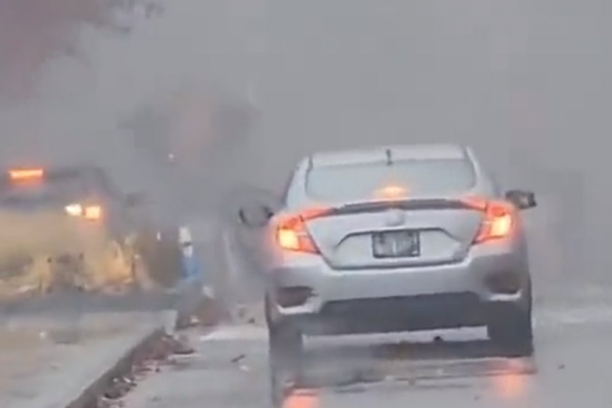 Vídeo: carro explode na fronteira entre Canadá e Estados Unidos