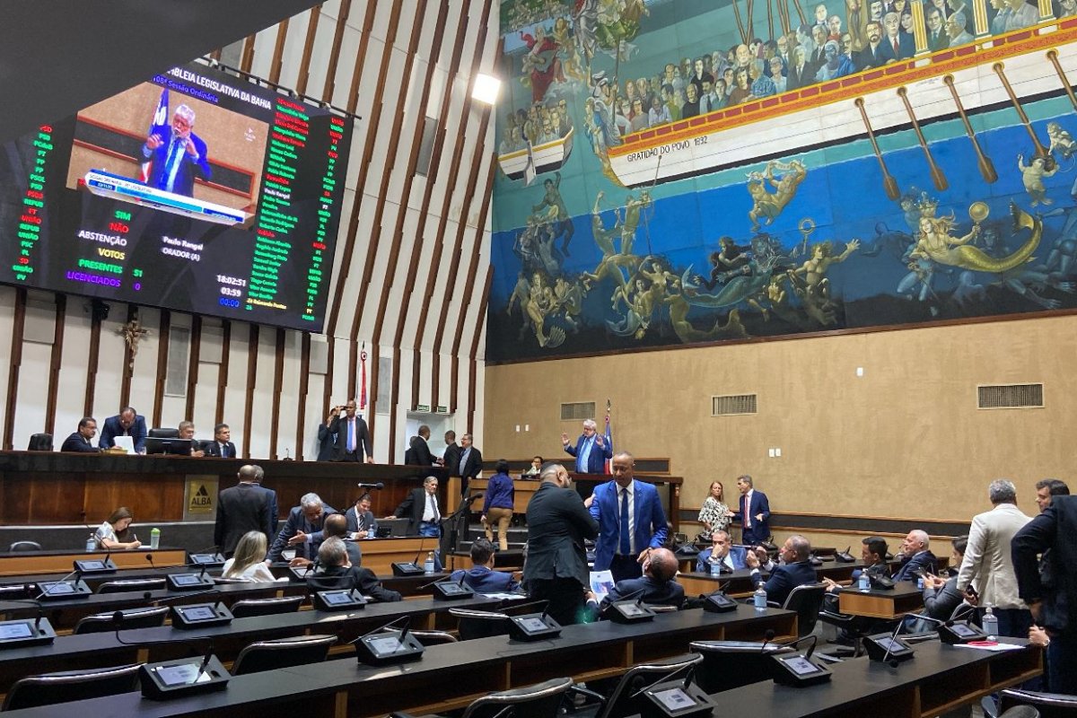 Sob crítica da oposição, Alba aprova empréstimo de 1,6 bilhão para governo Jerônimo