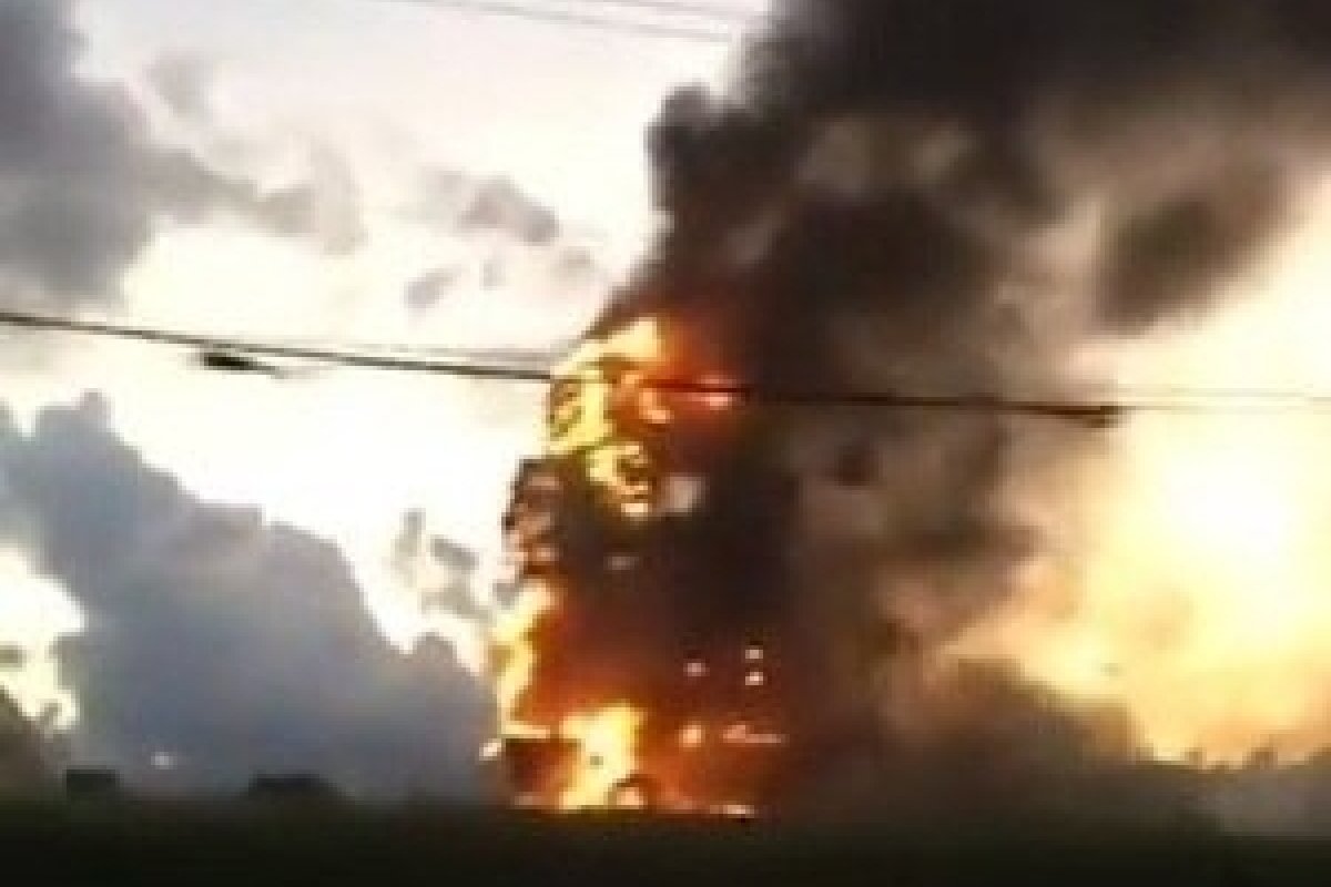 Empresário diz que fogo em estátua foi ato de terrorismo