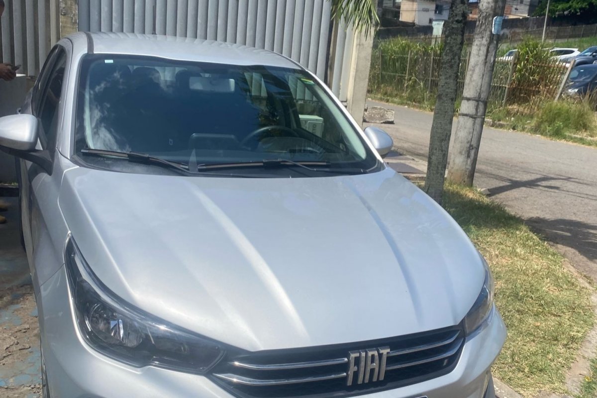 PMs localizam carro roubado no bairro de Alto do Cabrito, em Salvador