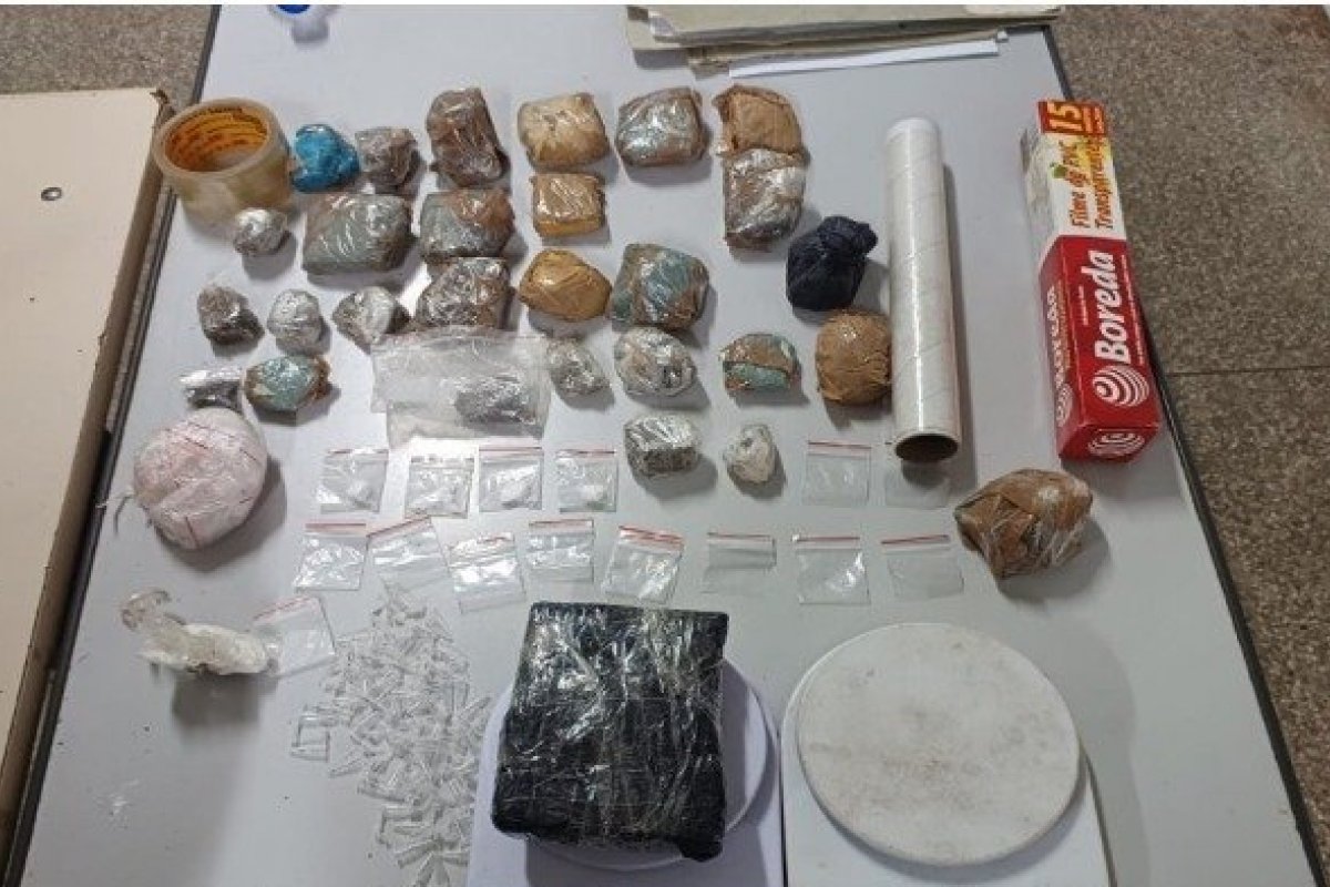 Homem é preso com maconha e cocaína durante intensificação do policiamento em Ribeira do Amparo