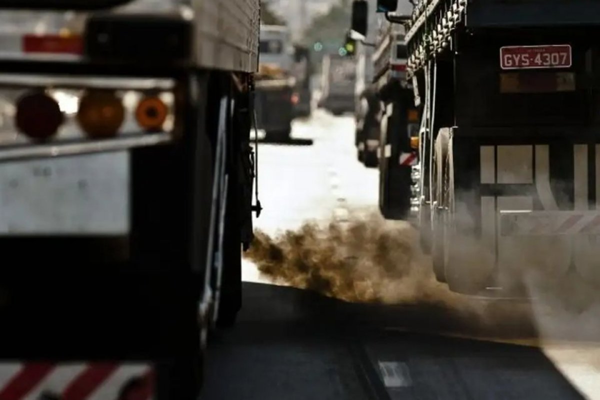 Emissões de carbono do Brasil caem 8% em 2022, mas taxa ainda é 3ª maior desde 2005