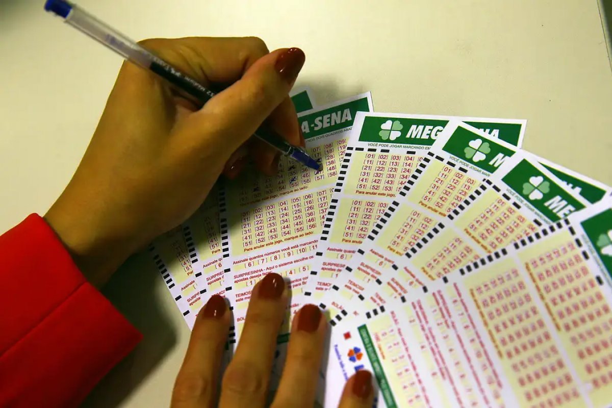 Mega-Sena: ninguém vence asseis dezenas e prêmio acumula em R$26 milhões