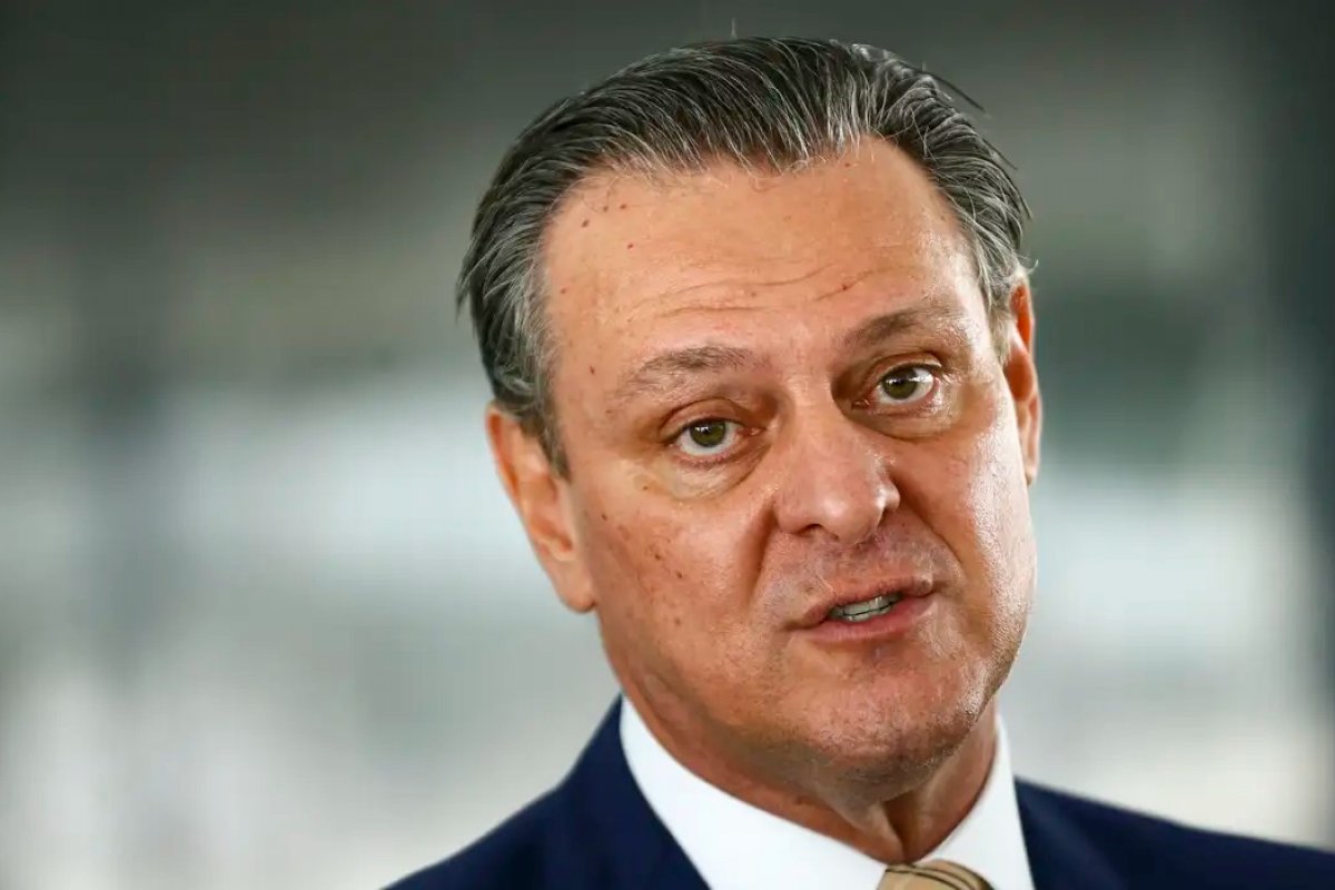 Dois dias depois de exoneração, Carlos Fávaro volta ao Ministério da Agricultura