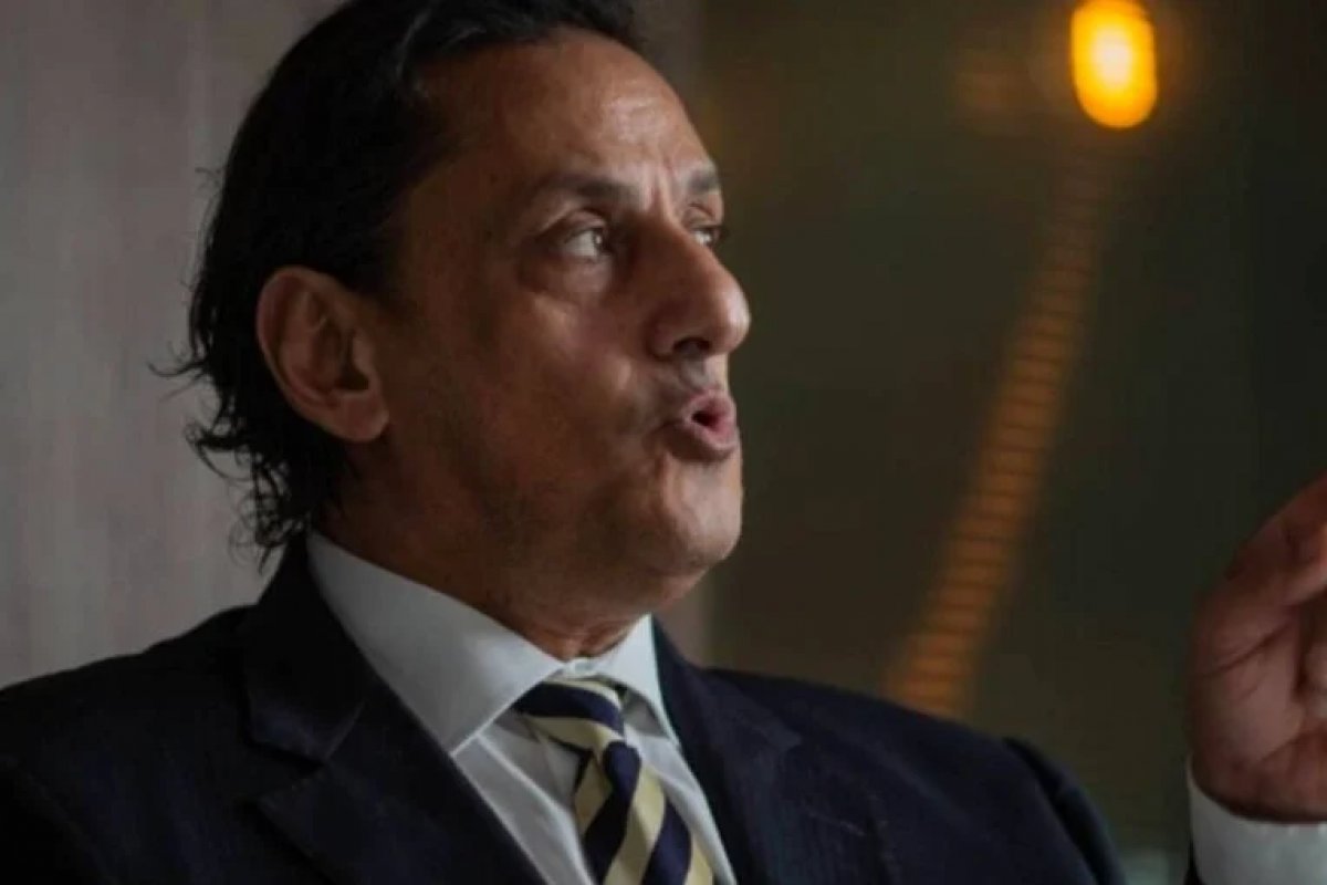 FBI diz que Wassef recomprou relógio presenteado a Bolsonaro a pedido de Mauro Cid