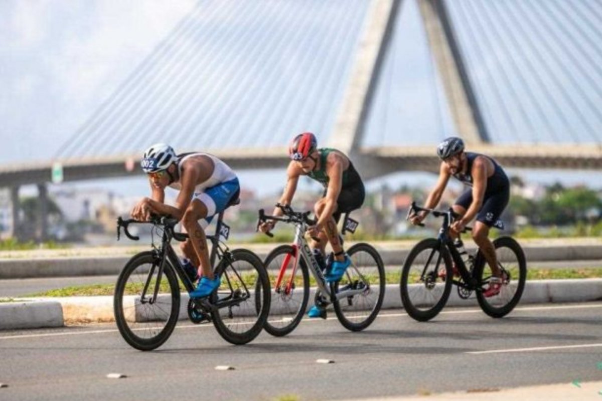Campeonato Brasileiro de Triathlon Standard agita a Praia de Piatã neste domingo