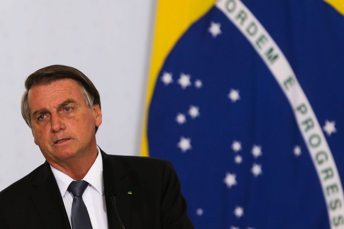 Senado não quer que uma pessoa derrube trabalho de 594, diz Bolsonaro sobre PEC do STF
