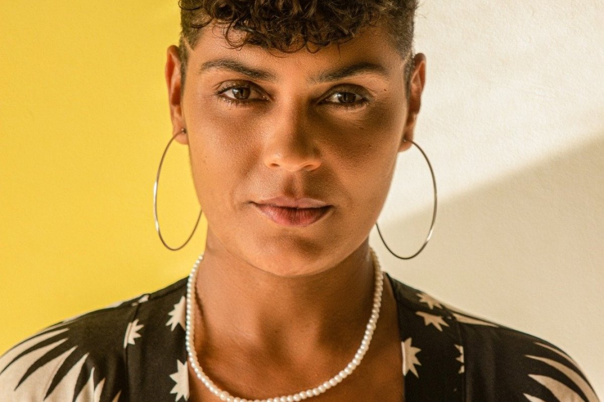 Cantora do litoral sul da Bahia apresenta show em Salvador com frescor e ancestralidade!