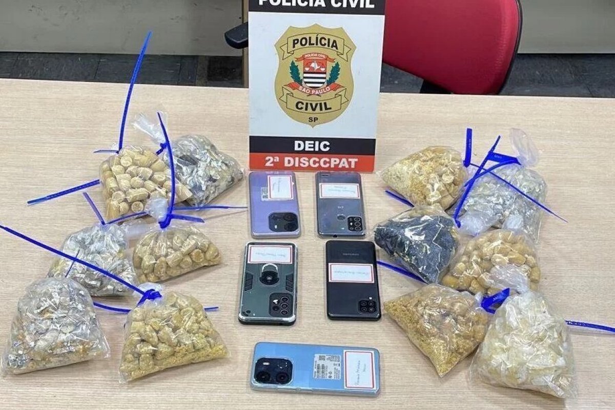 Policiais interceptam entrega de cocaína conduzida por seis bolivianos