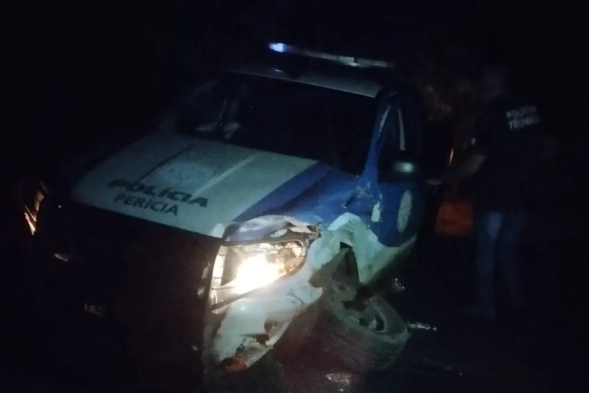Batida entre carro e caminhão resulta em duas vítimas fatais na Bahia