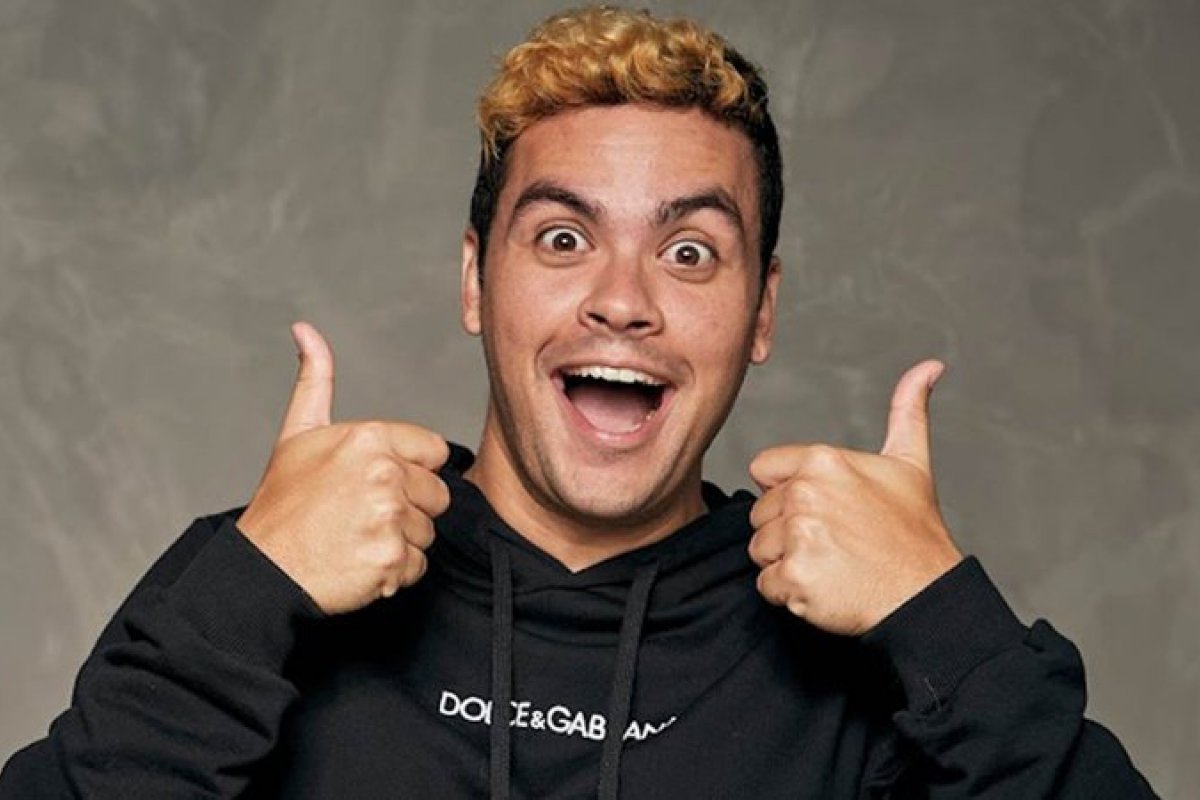 Sucesso com as crianças, Luccas Neto assina contrato com o SBT!