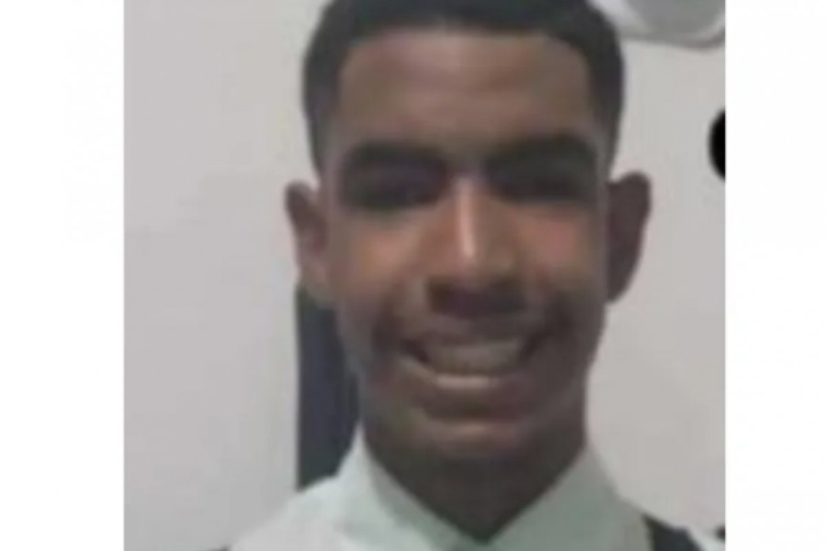 Jovem é morto a facadas durante roubo de bicicleta na orla de Salvador