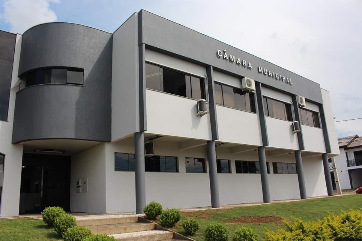 Vereadores de cidade do Paraná aprovam aumento de R$ 4,4 mil nos salários