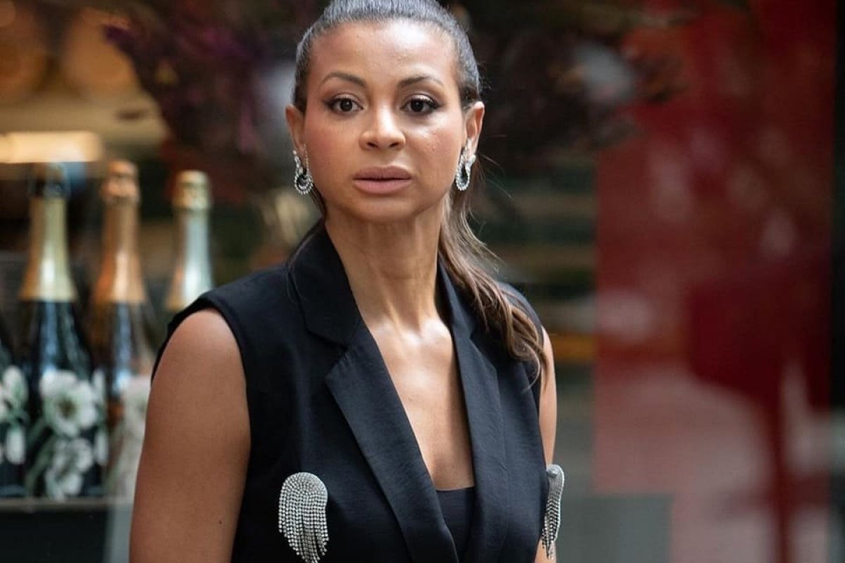 Pais da jogadora de vôlei Walewska se recusam a dividir seguro de R$ 1 milhão com viúvo!