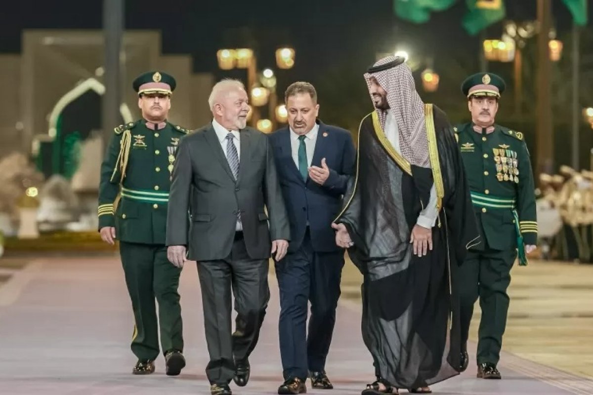 Sauditas fazem acordo com Embraer e analisam investimentos no Novo PAC