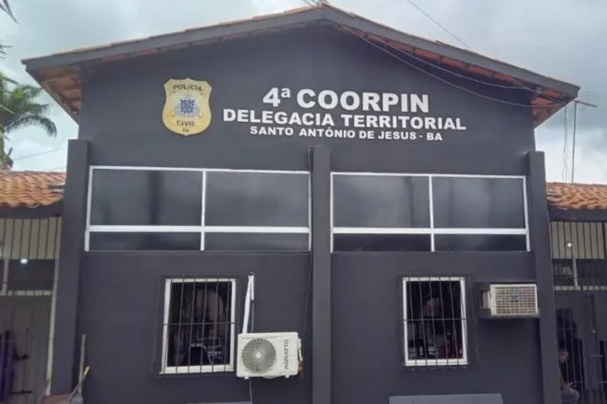 Homem é preso depois de invadir casa, fazer reféns e esfaquear policial na Bahia