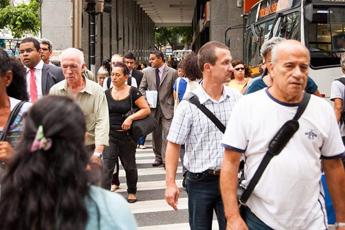Longevidade no Brasil atinge 75,5 anos, aponta IBGE