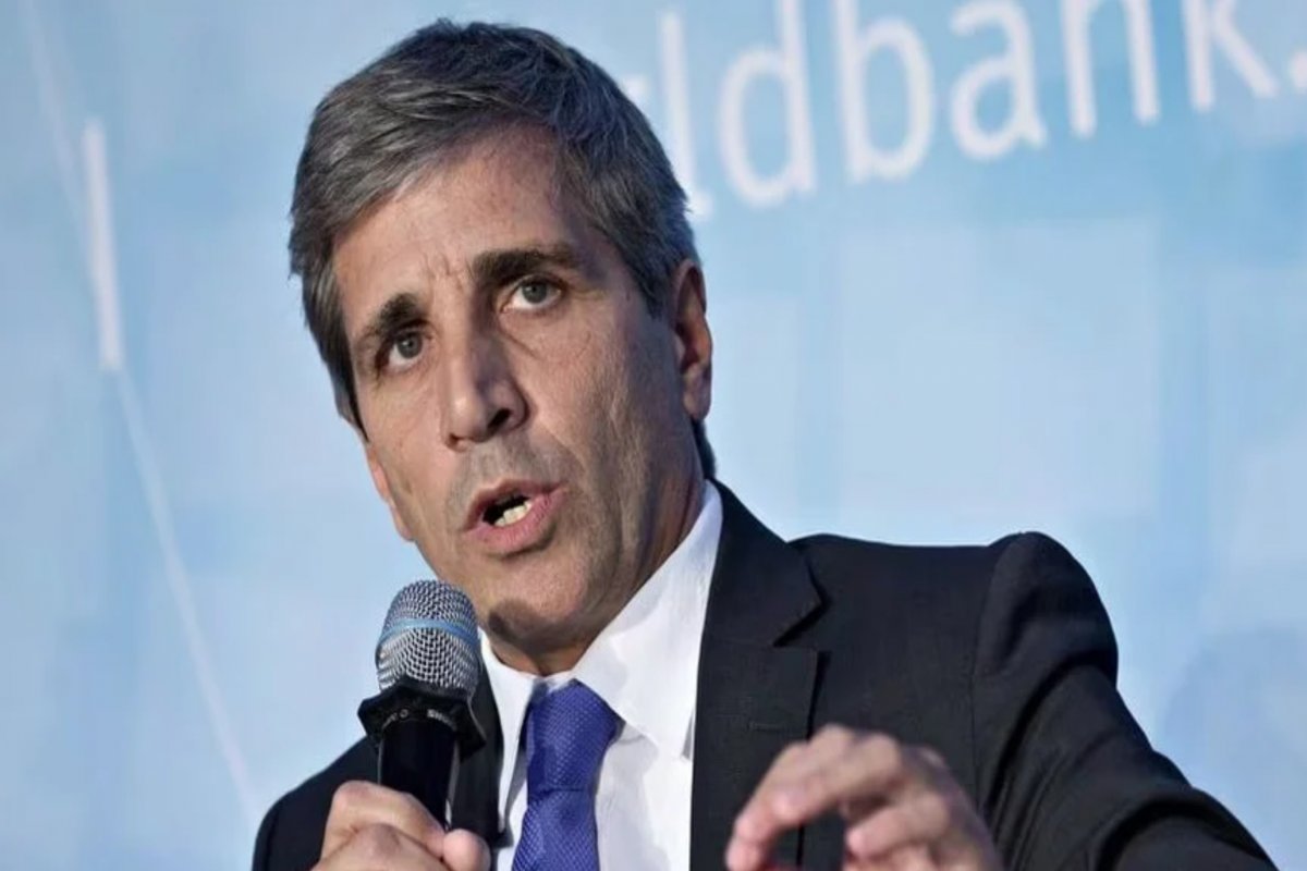 Novo Ministro de Economia Confirmado por Javier Milei