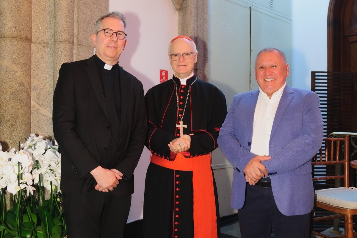 Em São Paulo, Sidney Oliveira recebe famosos na Catedral da Sé para restauração do Órgão de Tubos!