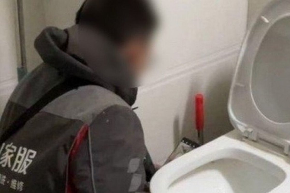 Casal descobre que bebeu água de banheiro por meses após alugarem casa nova; entenda