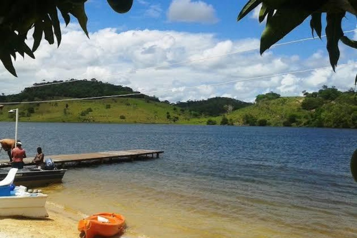 Duas pessoas morrem após barco virar em barragem