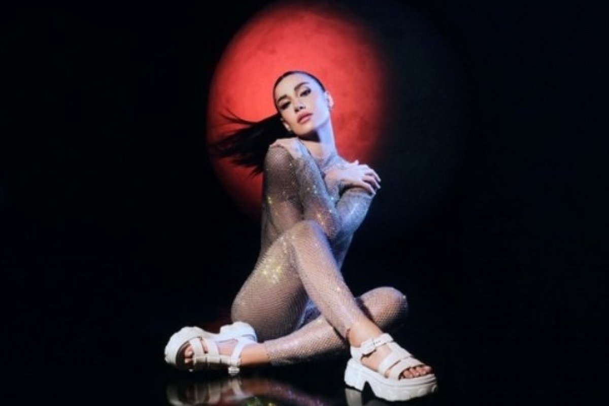 Bianca Andrade brilha na nova campanha da Melissa!