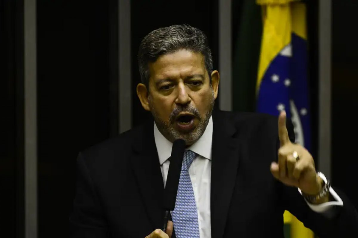 Arthur Lira aciona autoridades após Maceió declarar estado de emergência