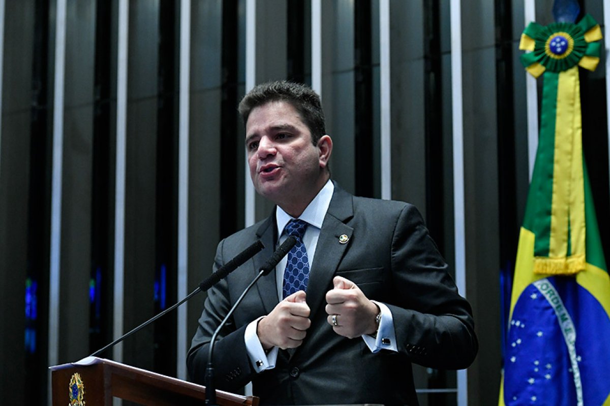 PGR denuncia governador do Acre ao STJ e pede seu afastamento do cargo