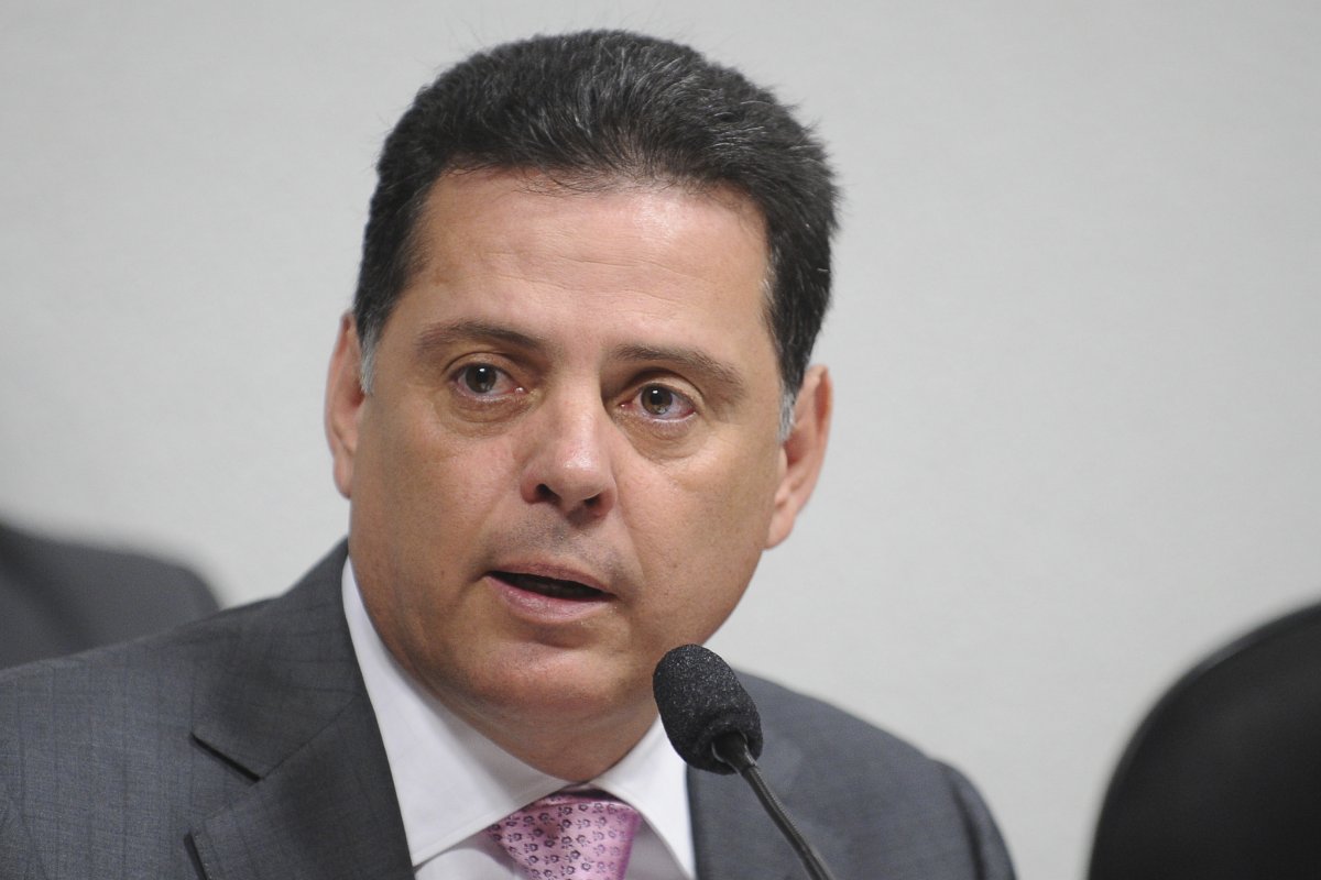 Ex-governador Marconi Perillo é eleito presidente do PSDB com apoio de Aécio