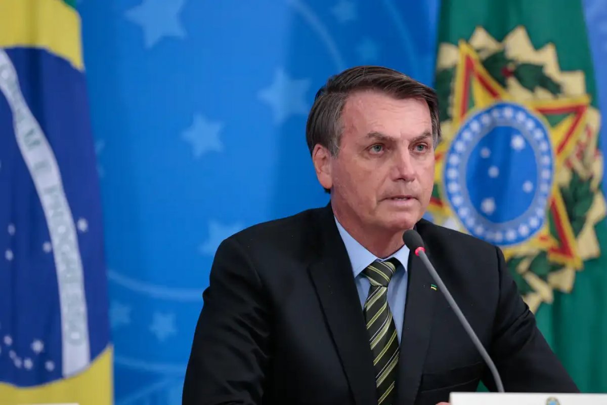 Bolsonaro perde ação por danos morais contra Lula