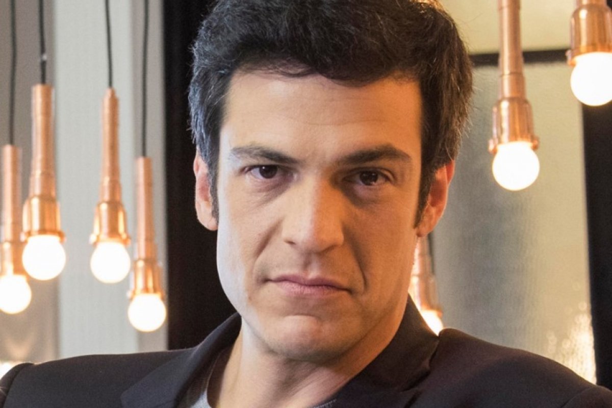 Mateus Solano e a esposa celebram 2020 pelados