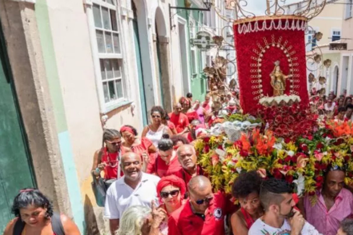 Baianos celebram Santa Bárbara nesta segunda; conheça a história desta data