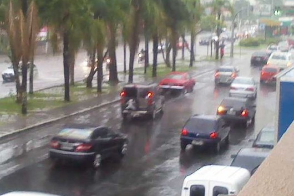 Boletim de trânsito: Saiba quais vias registram congestionamento nesta quinta-feira 