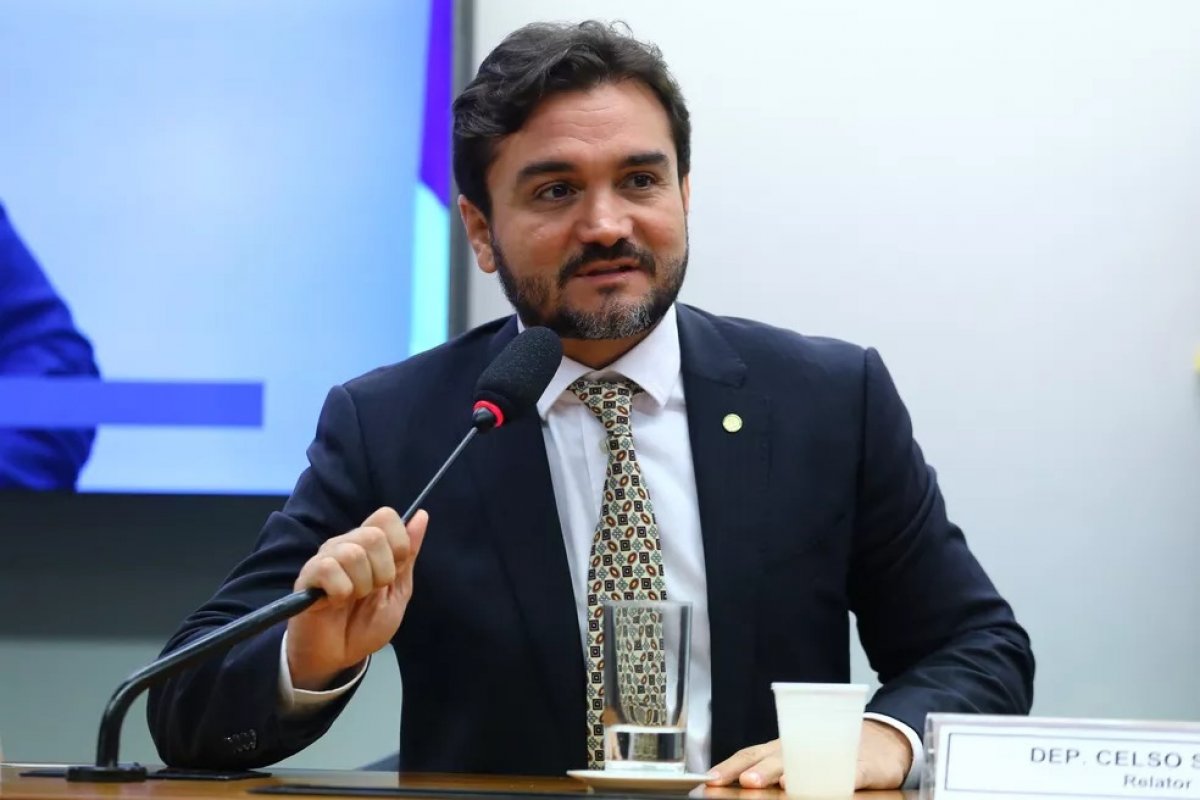 Celso Sabino retorna ao Turismo após pedido de exoneração