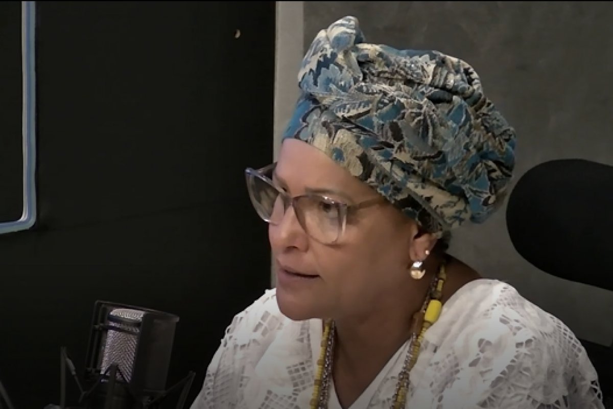 Vídeo: Mãe Rose de Oxum fala sobre importância do jogo de búzios