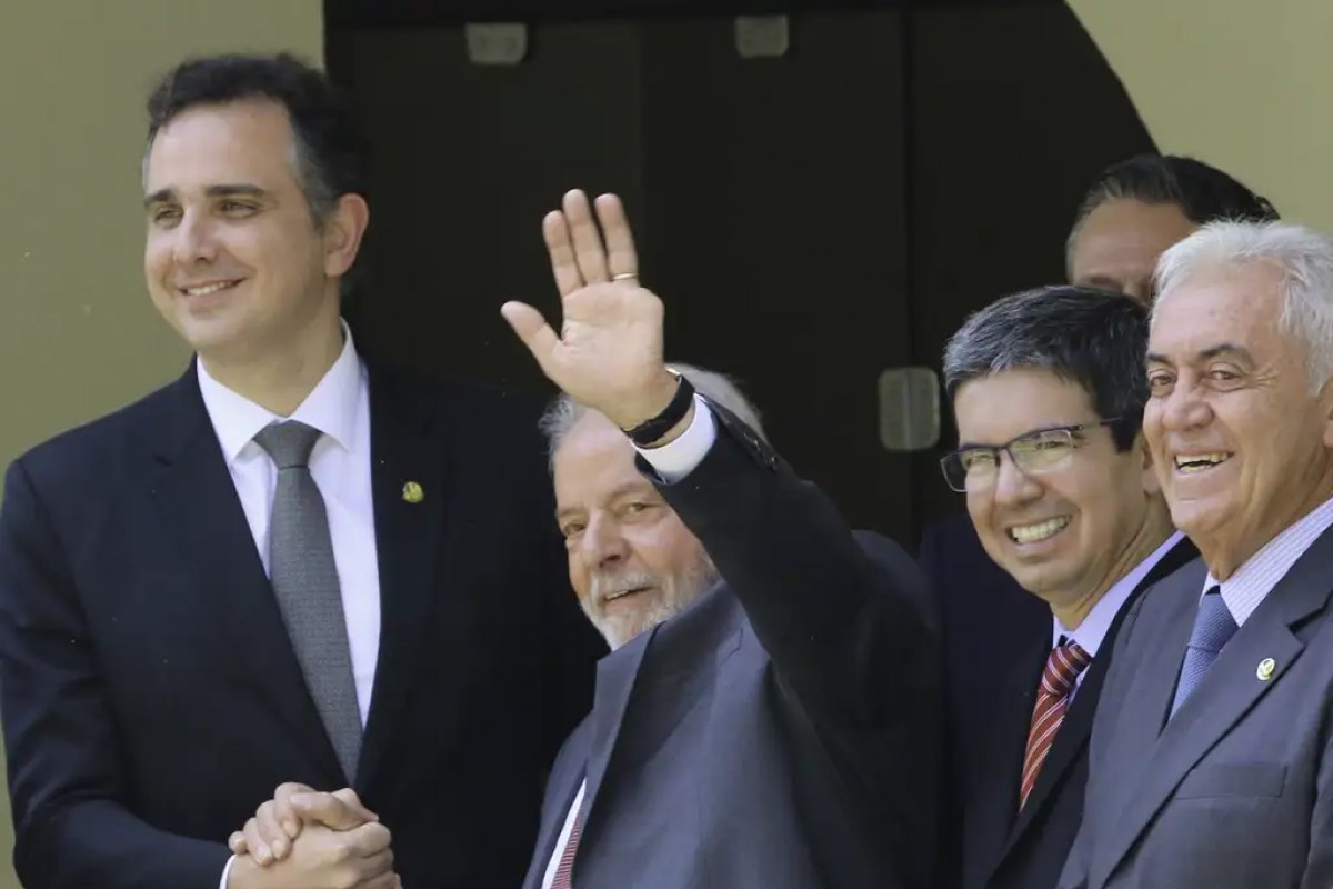 Lula liberou R$ 29,9 bilhões em emendas parlamentares, 17,6% a mais que Bolsonaro em 2022