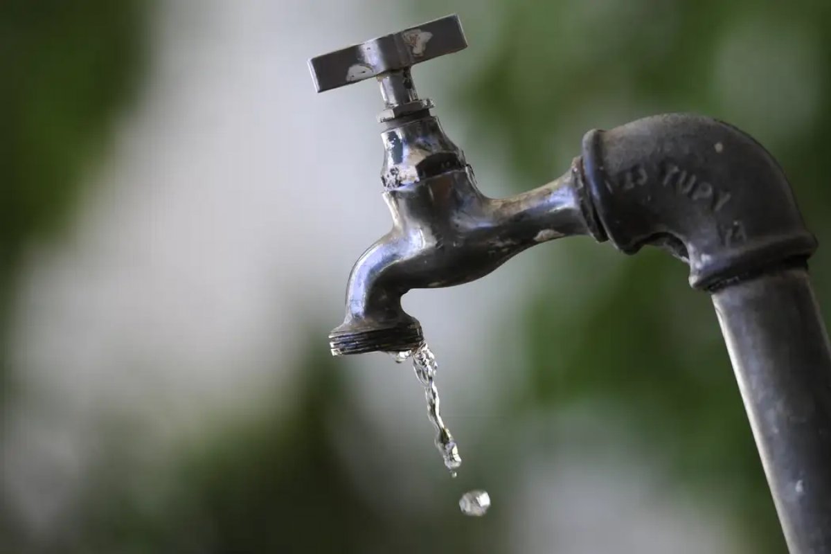 Bairros de Salvador tem fornecimento de água interrompido