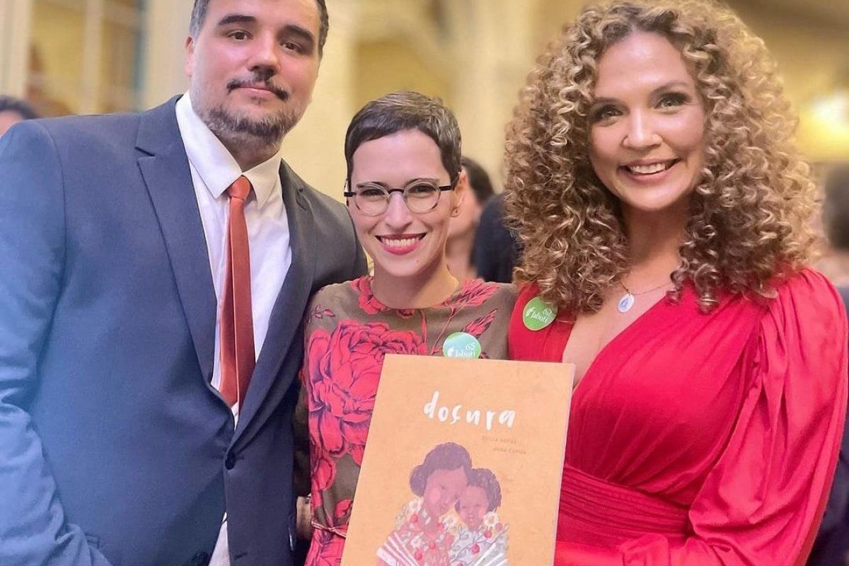 Vídeo: Com livro "Doçura", baianos vencem prêmio Jabuti de Melhor Livro Infantil de 2023