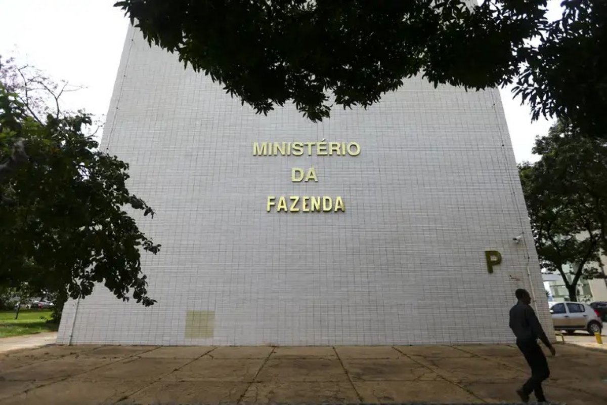 Entre 13 países ricos, economia do Brasil tem 3° melhor desempenho em um ano