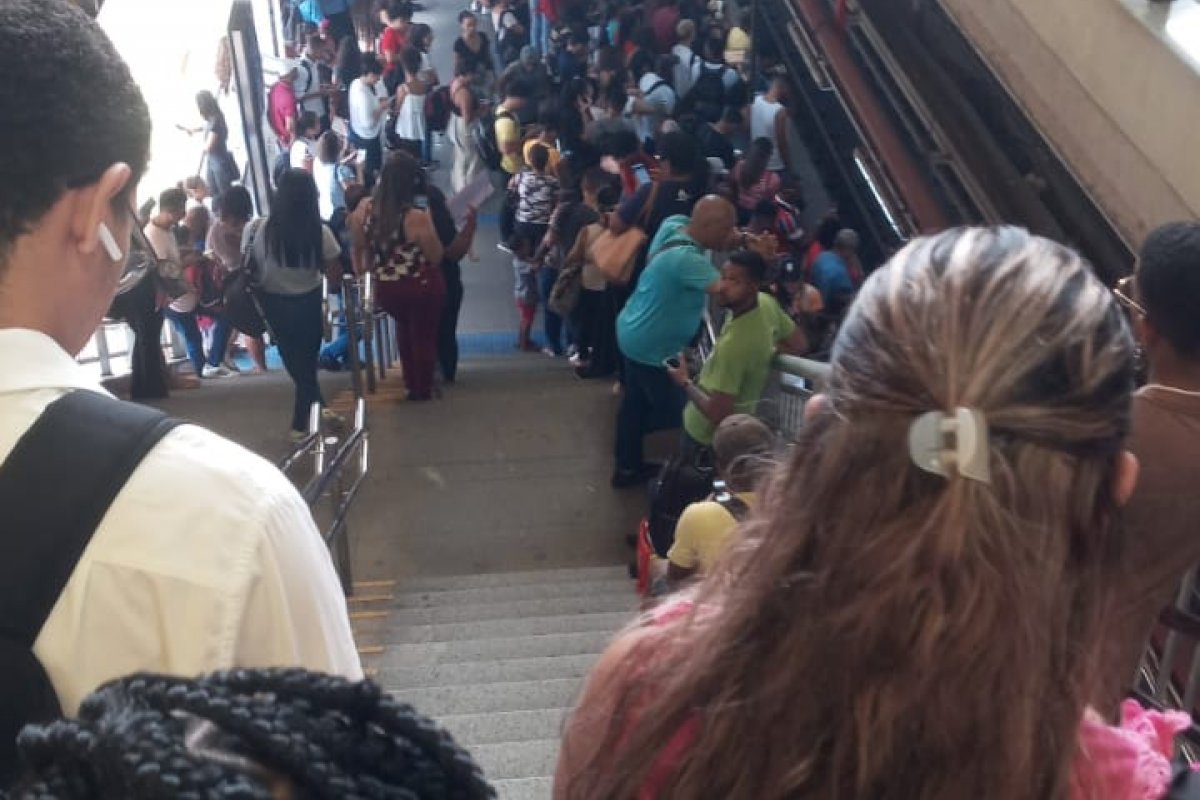 Vídeo: linha 2 do metrô opera com lentidão após furto de cabos nesta quarta-feira (6)