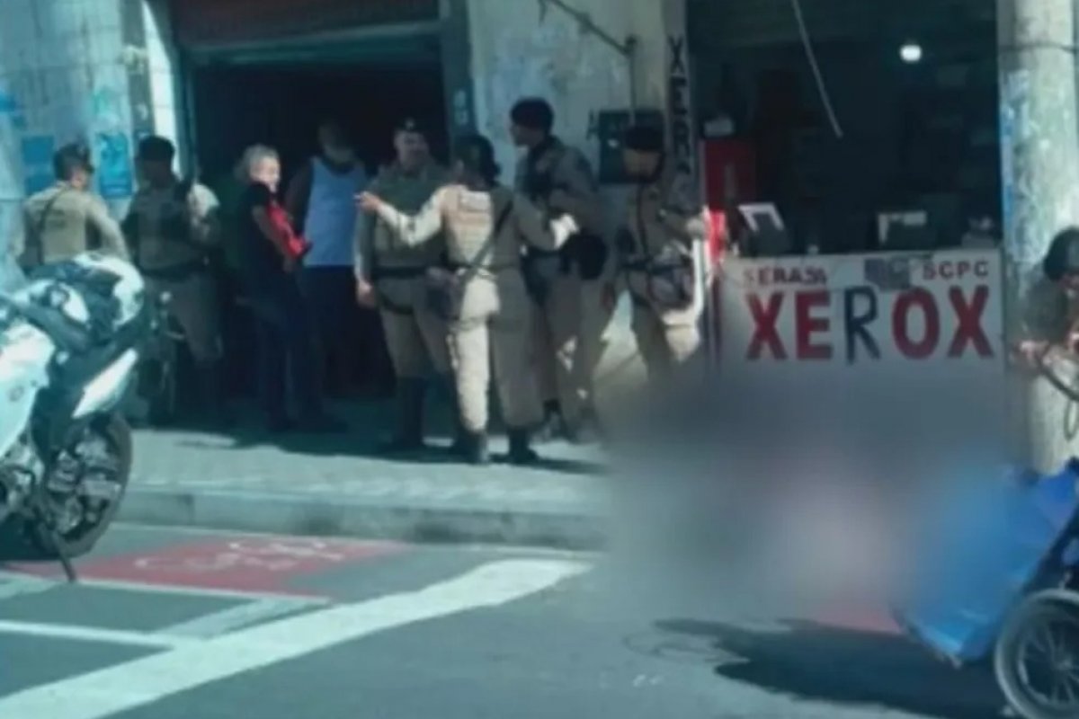 Homem suspeito de assaltar banca de jogo do bicho é assassinado no centro de Salvador