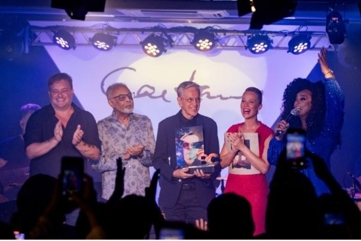 Caetano Veloso recebe o Prêmio UBC em cerimônia com estrelas da música brasileira!