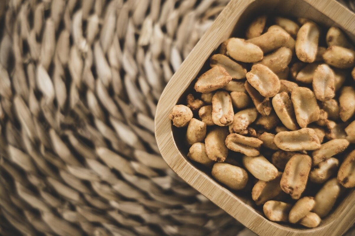 Amendoim ajuda a reduzir colesterol e melhora saúde do coração