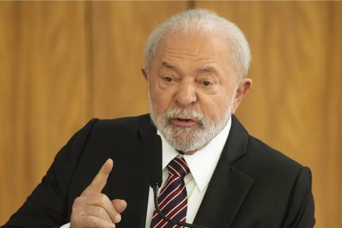 'Fiz um apelo ao Macron para deixar de ser tão protecionista', diz Lula sobre fracasso de acordo com a UE