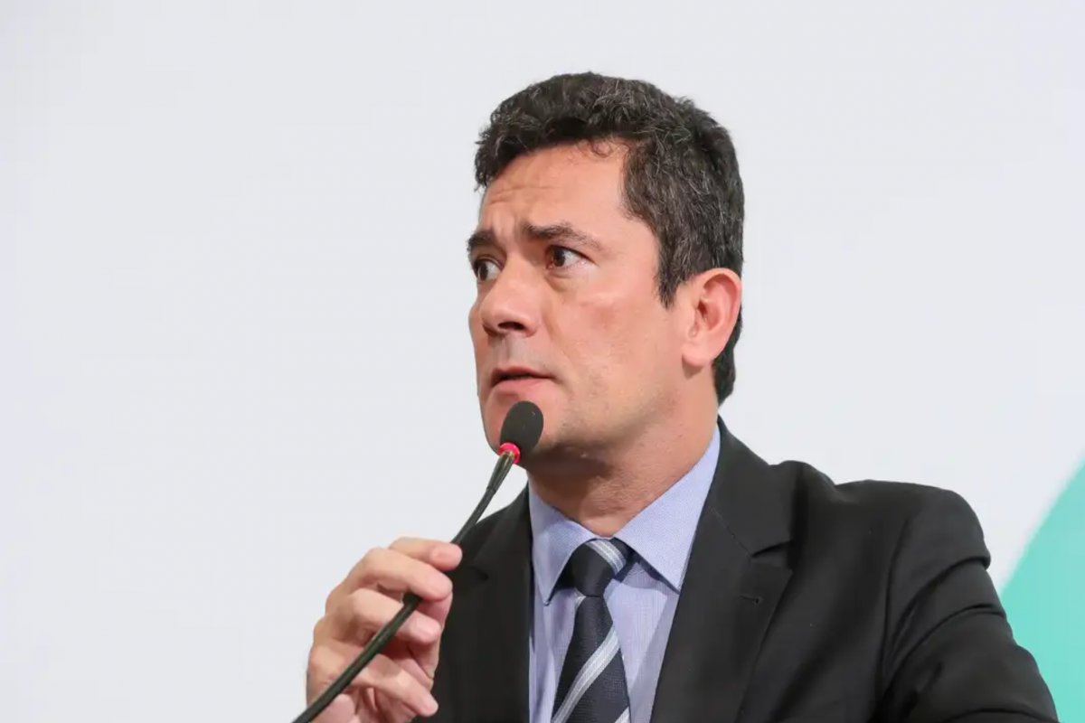 Moro depõe a juiz, mas se recusa a responder a PL e PT: 'Não vou participar de teatro'