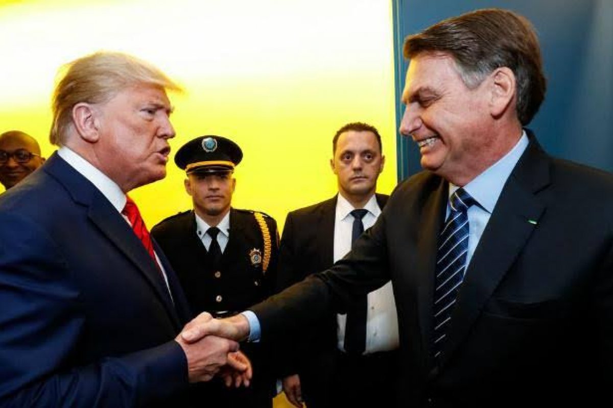 Bolsonaro se preocupa com preço do petróleo, após ataque