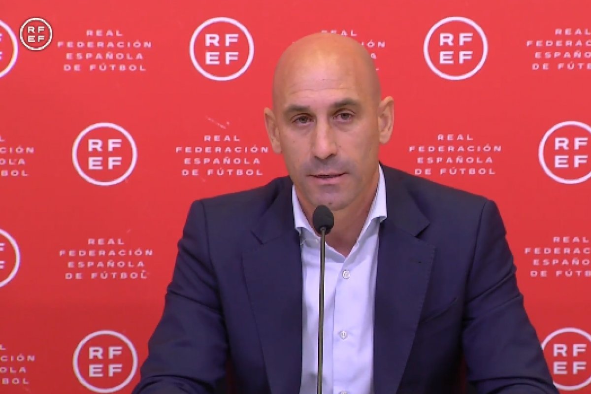 Futebol: presidente da Federação Inglesa acusa Luis Rubiales de assédio