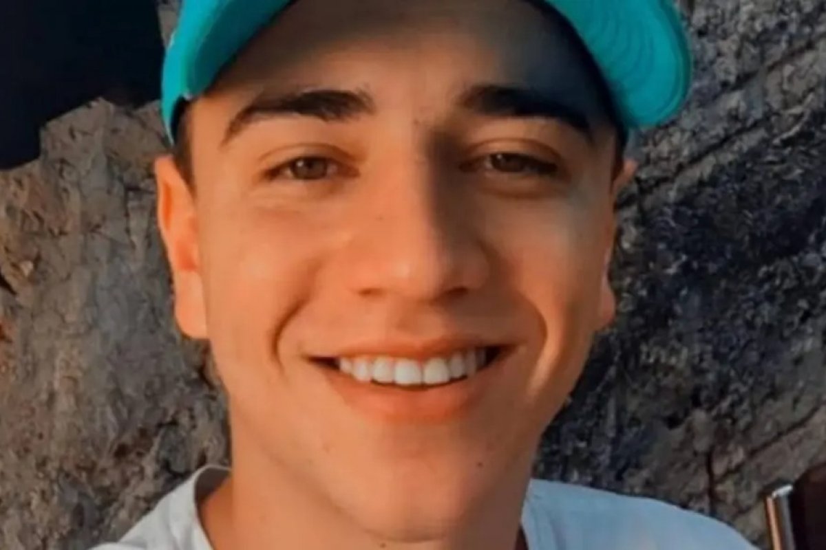 Raio atinge atletas durante partida no Paraná